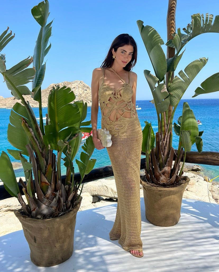 Kelsey White carries the 'Lou Lou', Mykonos , Greece