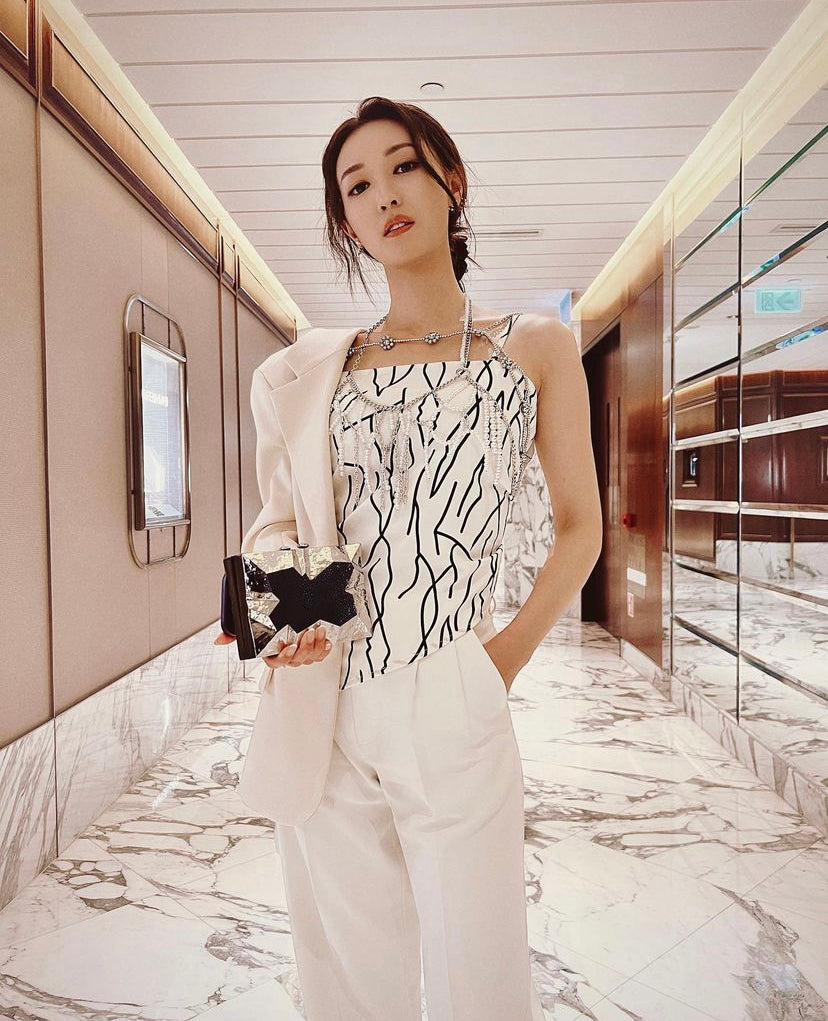 Bowie Cheung carries the 'Abrolhos', Hong Kong